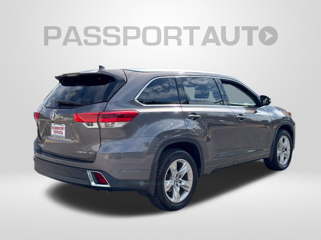 Used 2017 Toyota Highlander Limited AWD/4WD image 7
