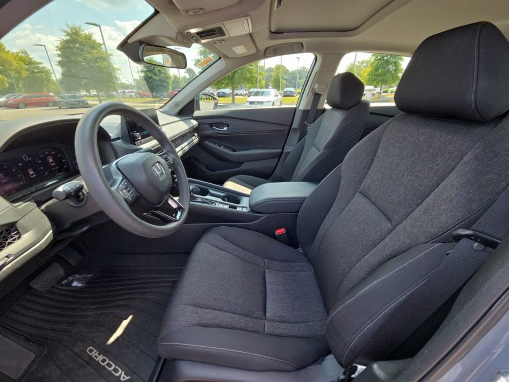 Used 2025 Honda Accord SE image 25