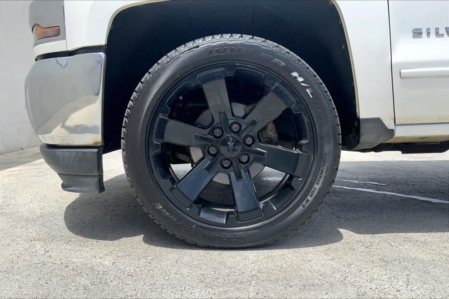 Used 2018 Chevrolet Silverado 1500 LT w/ All Star Edition RWD image 8