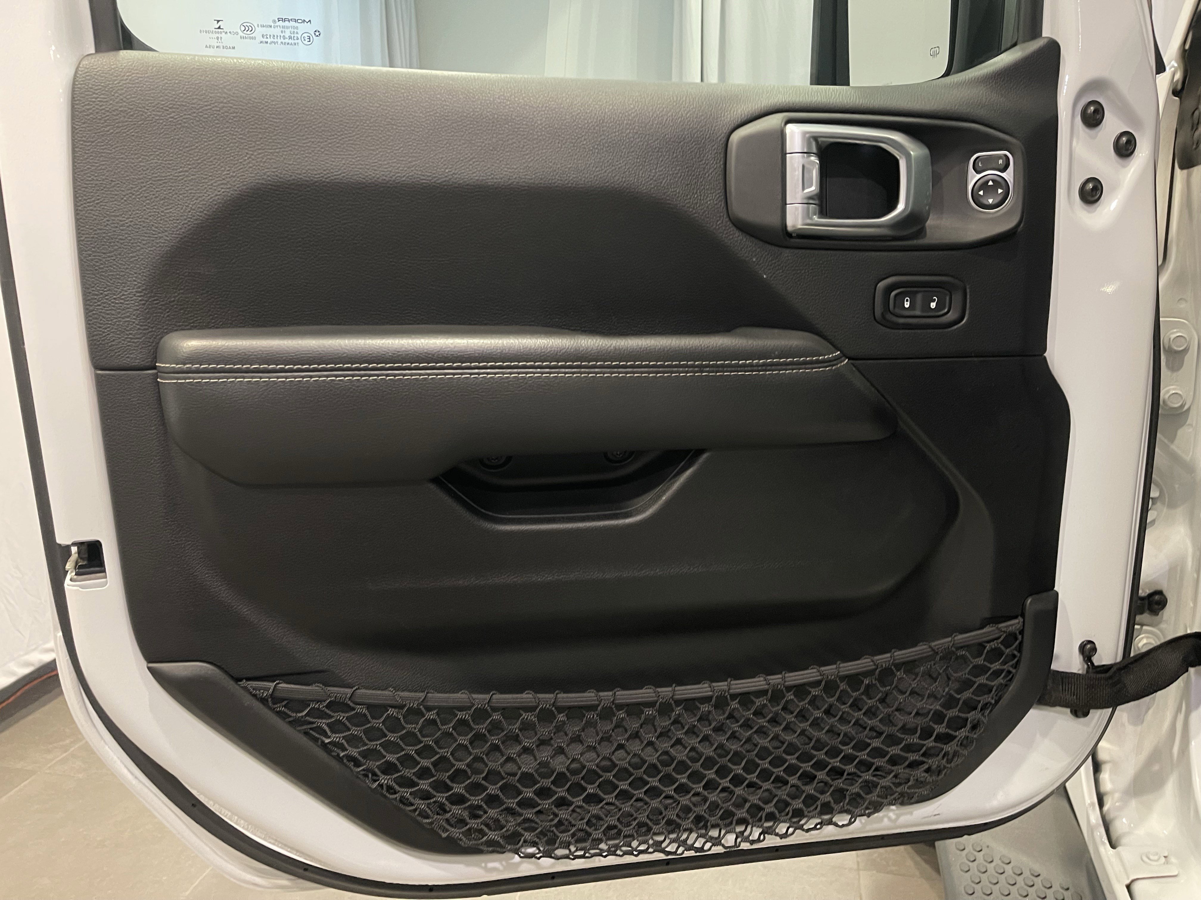 Used 2020 Jeep Wrangler Unlimited Sahara AWD/4WD image 13