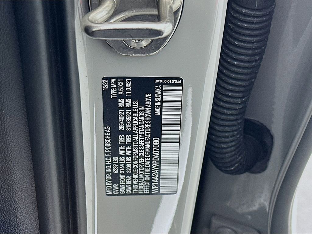 Certified 2023 Porsche Cayenne Platinum Edition image 34