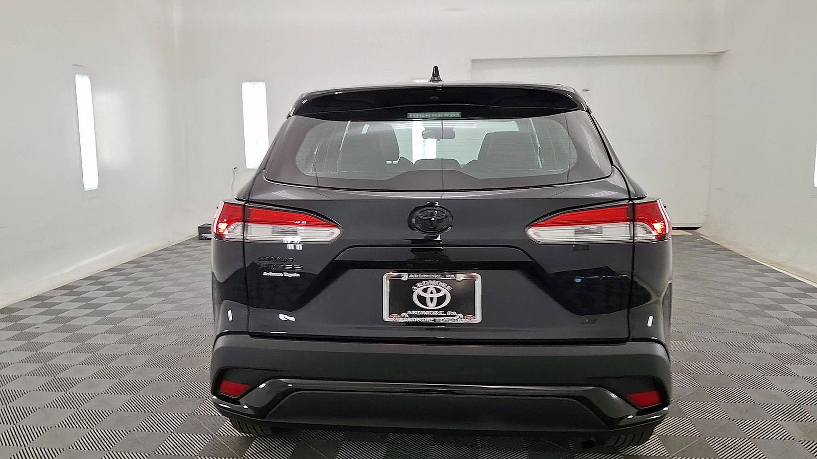 Used 2025 Toyota Corolla Cross AWD Hybrid image 3