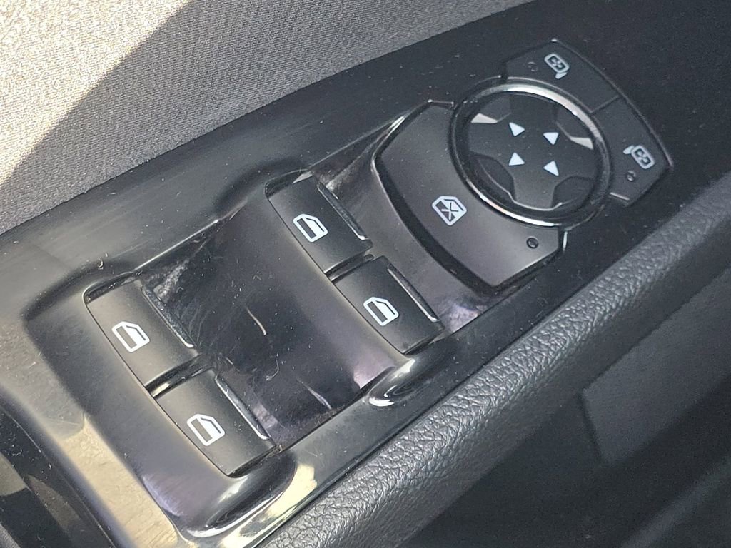 Used 2015 Ford Fusion SE image 23