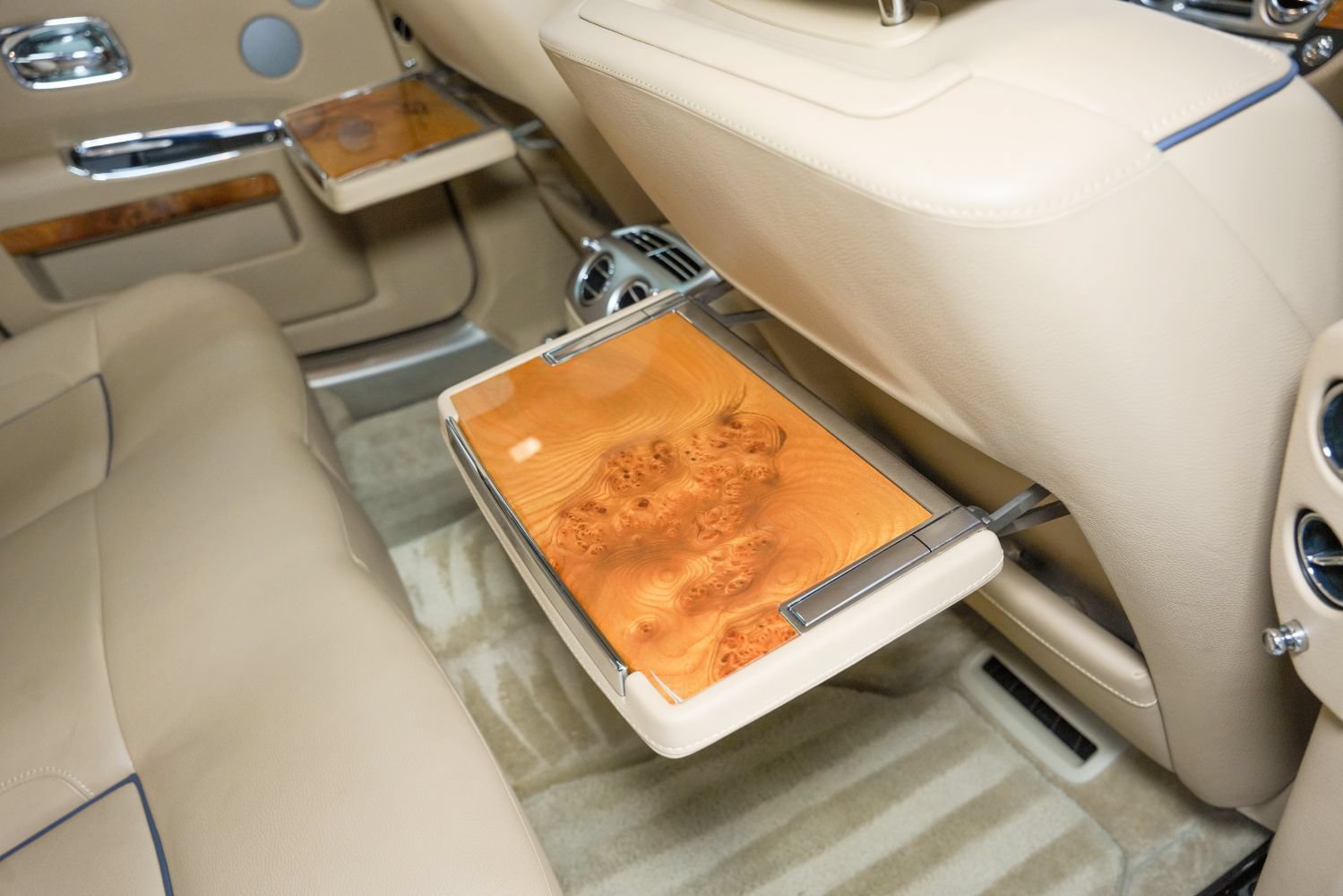 Used 2011 Rolls-Royce Ghost RWD image 38