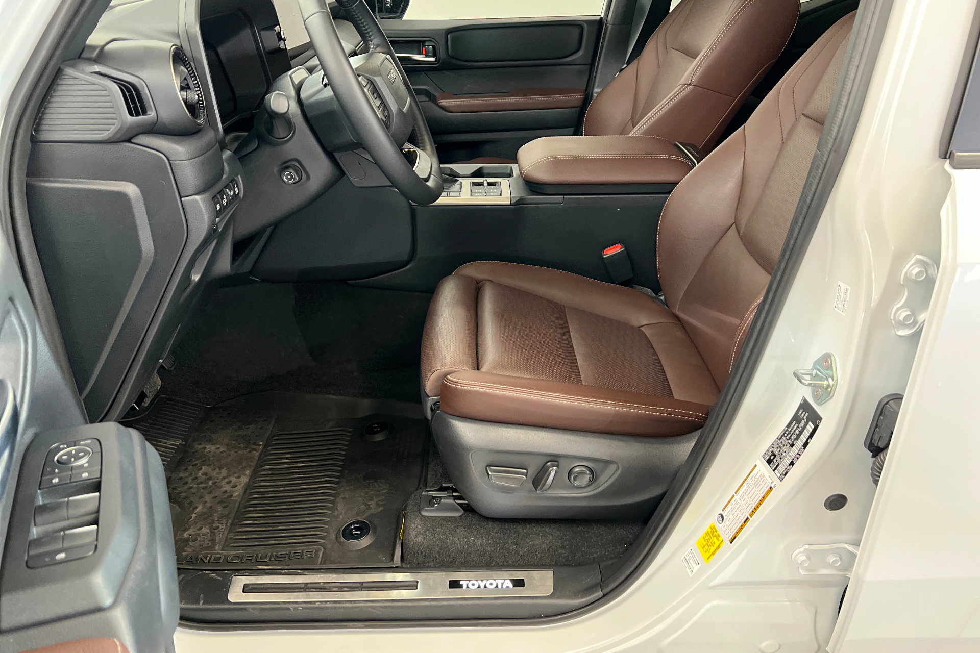 Used 2026 Toyota Land Cruiser w/ Premium Package AWD/4WD image 18