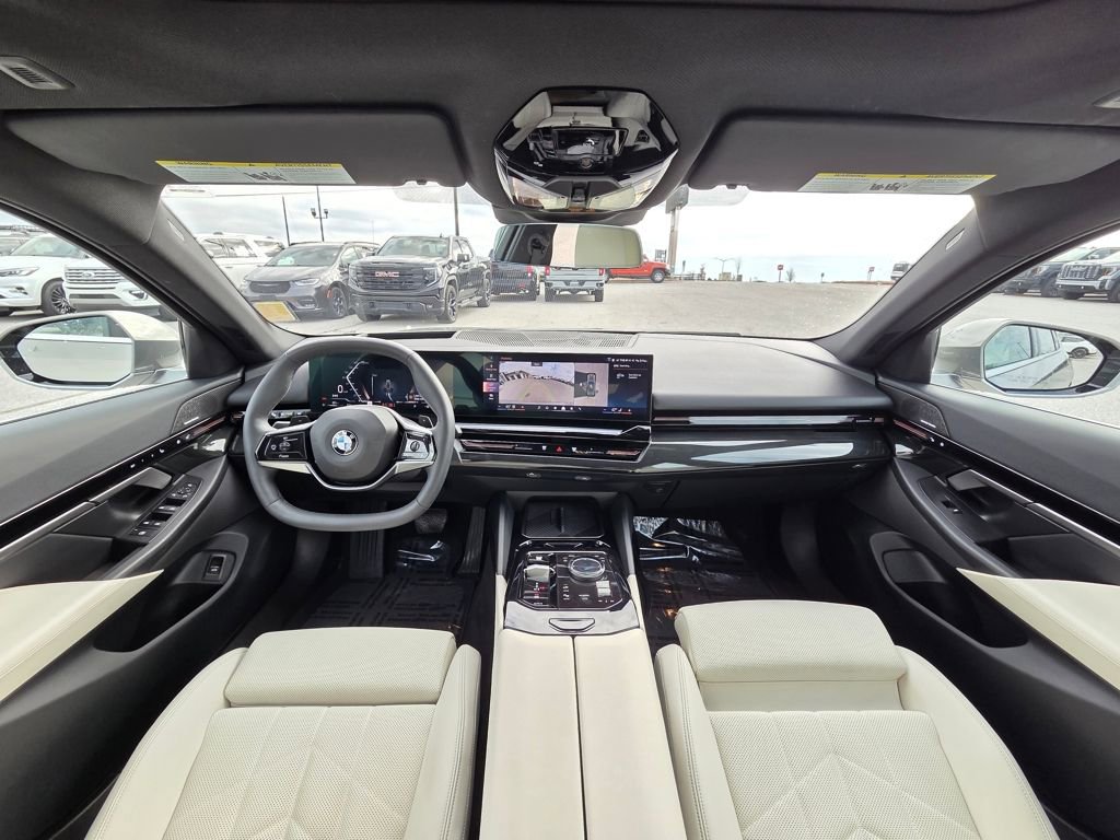 Used 2024 BMW 530i image 18