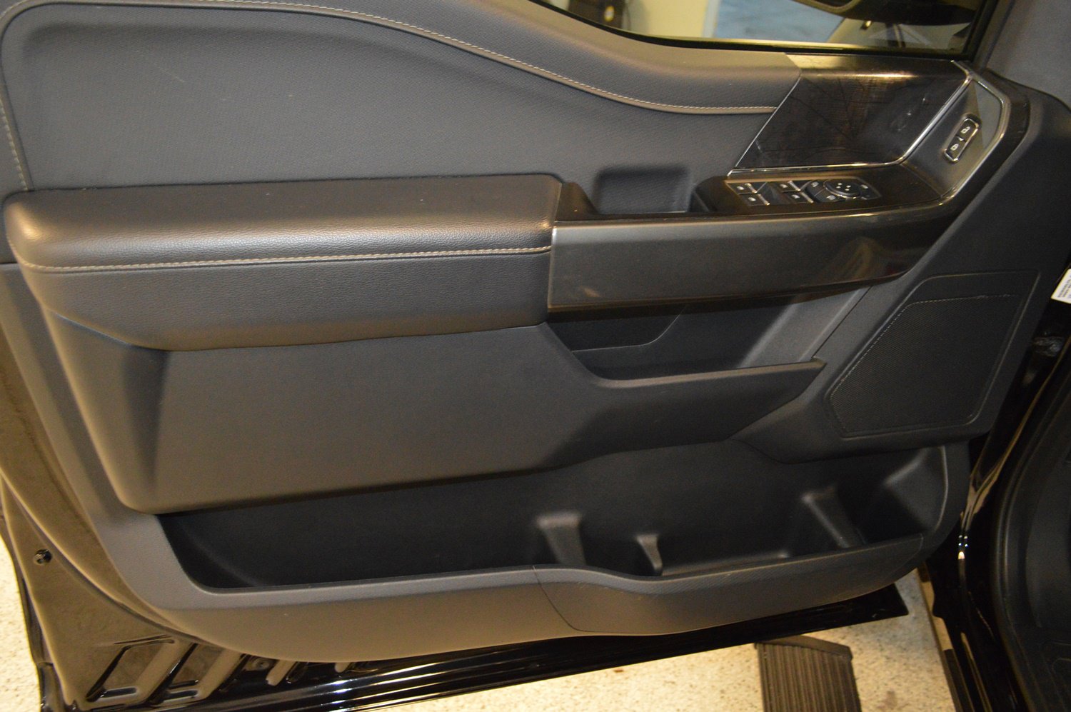 Used 2023 Ford F150 XLT w/ Equipment Group 302A High image 14