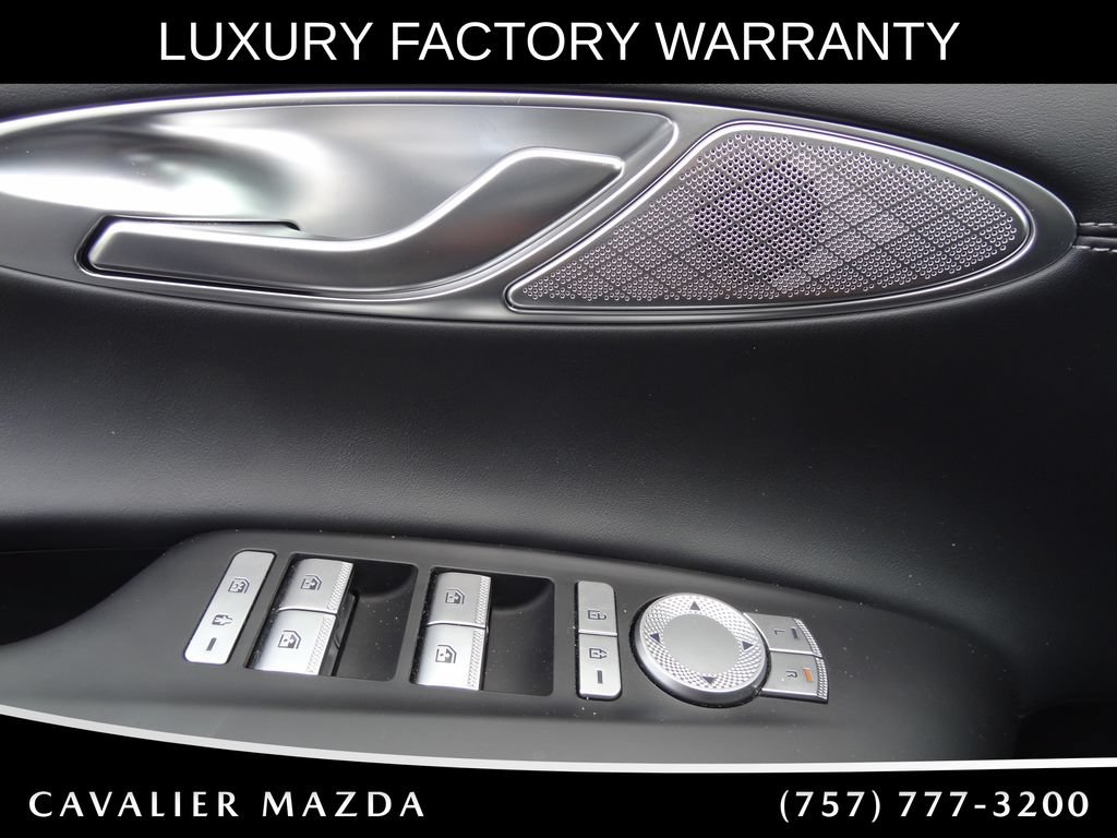Used 2025 Genesis GV70 2.5T AWD/4WD image 21