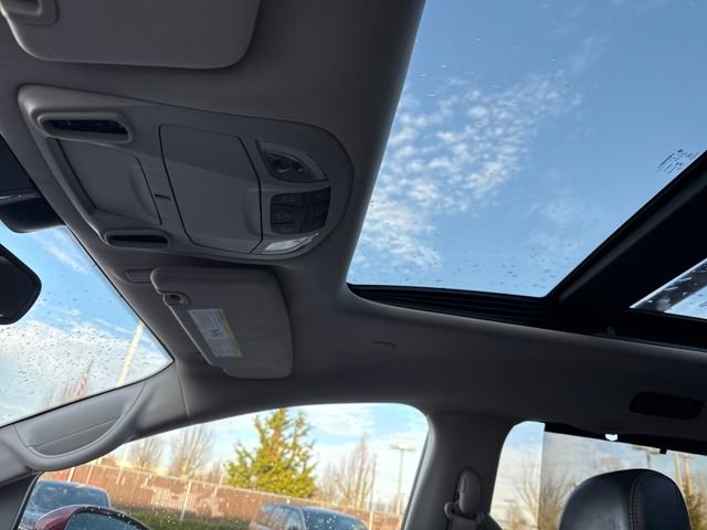 Used 2017 Chrysler Pacifica Limited w/ UConnect Theater Package image 26