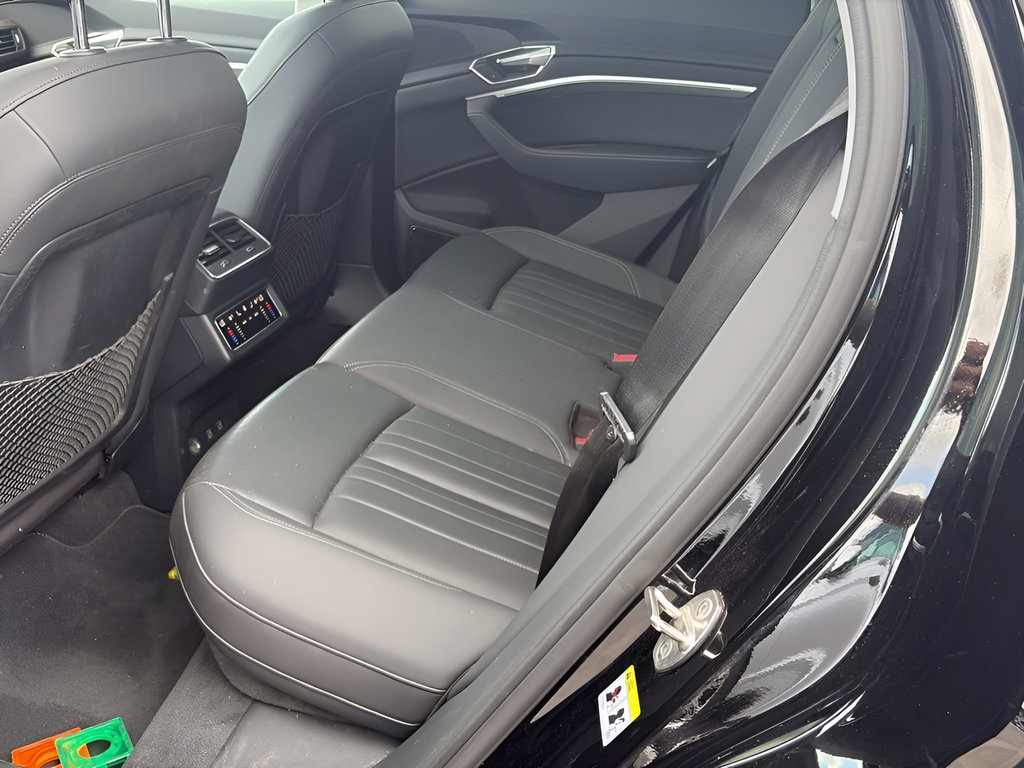 Used 2019 Audi e-tron Premium Plus AWD/4WD image 6