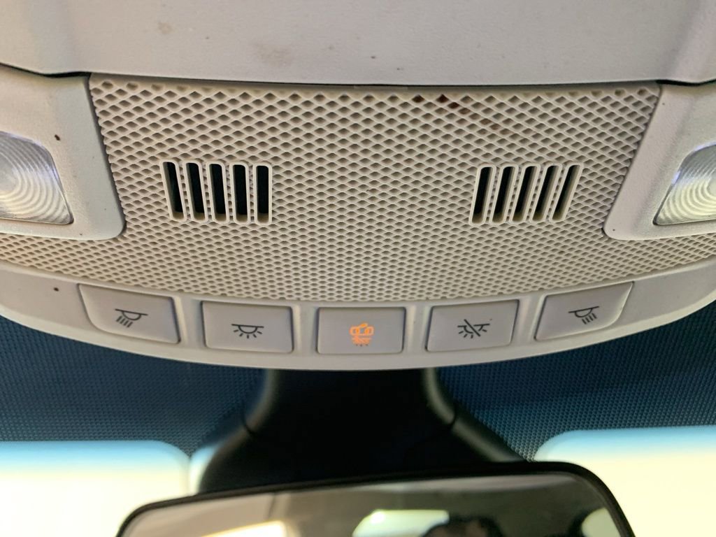 Used 2020 Ford Edge SE image 22