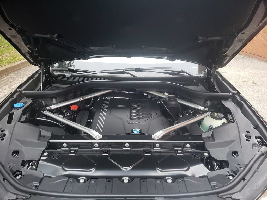 Used 2023 BMW X5 xDrive40i w/ Premium Package AWD/4WD image 32