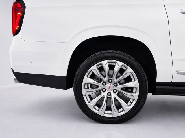 Certified 2024 GMC Yukon XL Denali w/ Denali Reserve Package AWD/4WD image 9