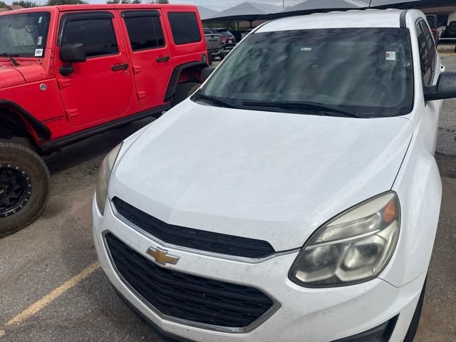 Used 2017 Chevrolet Equinox LS FWD image 2