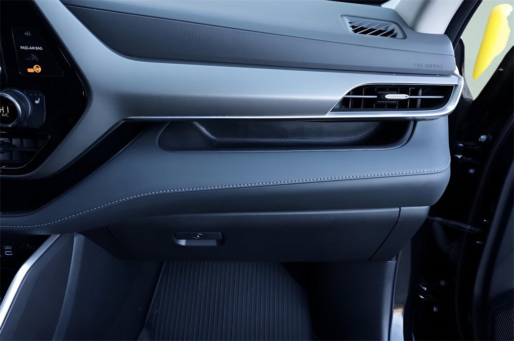 Certified 2022 Toyota Highlander XLE image 34