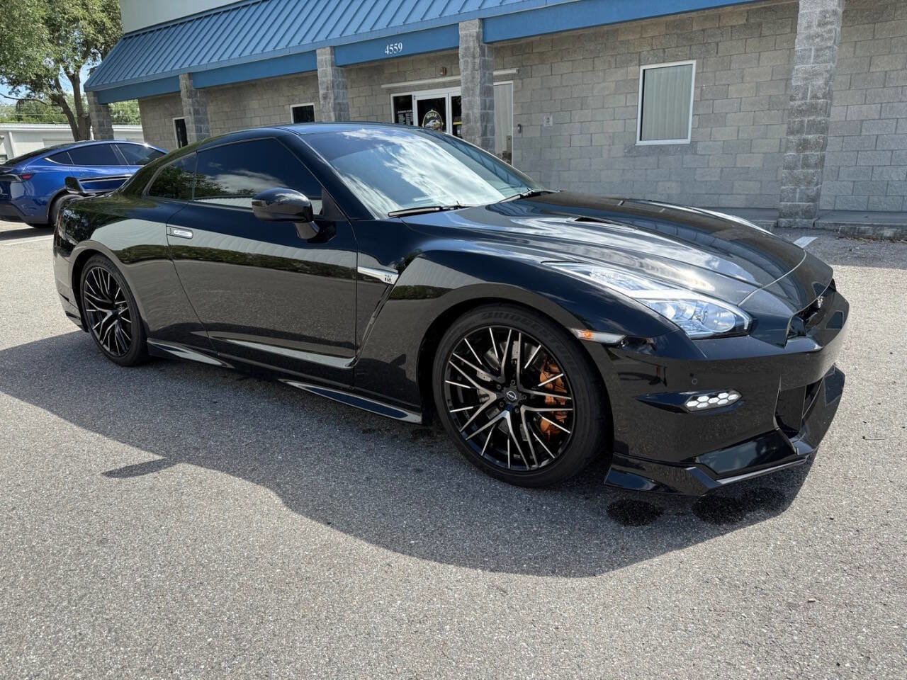 Used 2024 Nissan GT-R Premium w/ Floor Mat Package AWD/4WD image 9