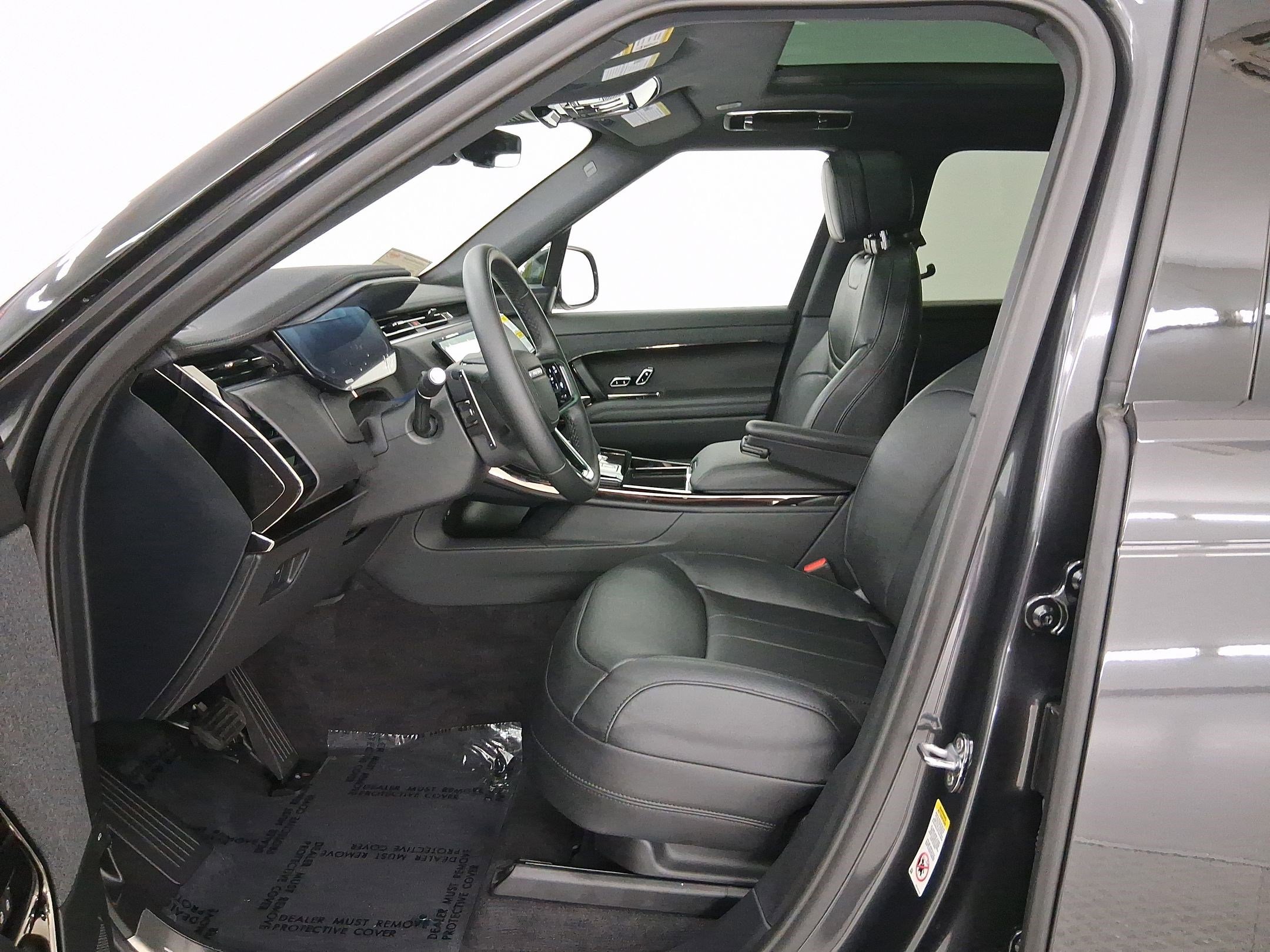 New 2025 Land Rover Range Rover Sport SE image 5