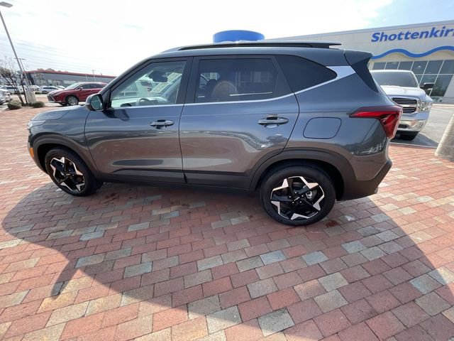Used 2024 Kia Seltos EX FWD image 30