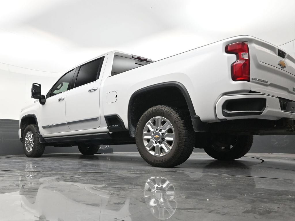 Used 2024 Chevrolet Silverado 3500 High Country w/ High Country Premium Package AWD/4WD image 22