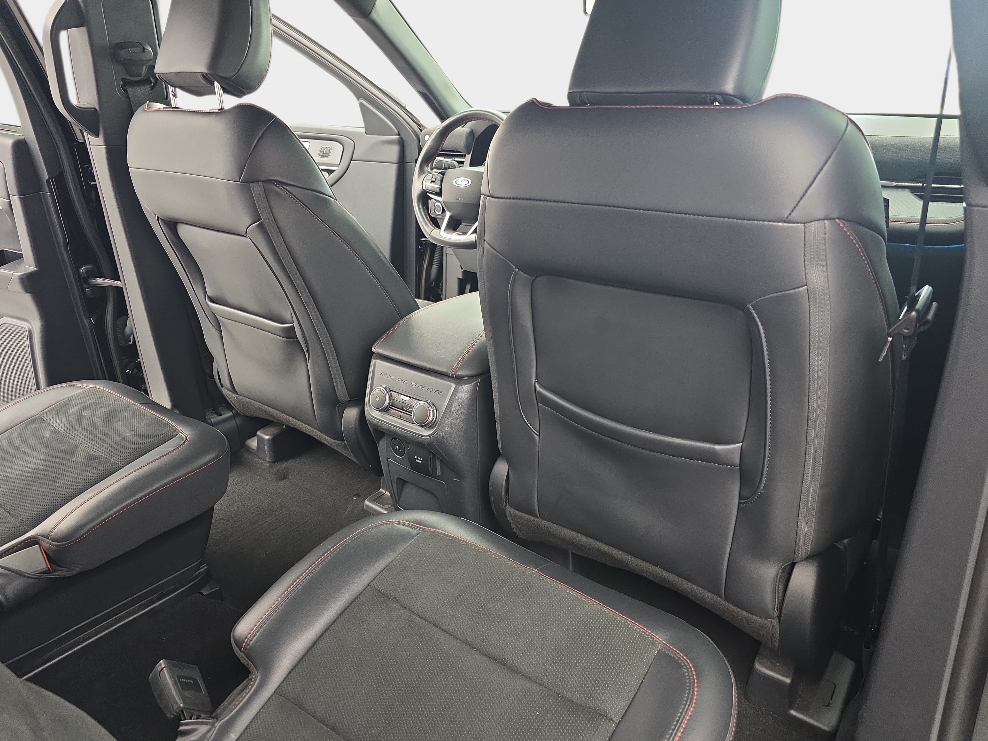 Used 2025 Ford Explorer ST AWD/4WD image 11