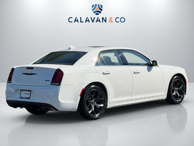 Used 2023 Chrysler 300 Touring L w/ Popular Equipment Group RWD image 7