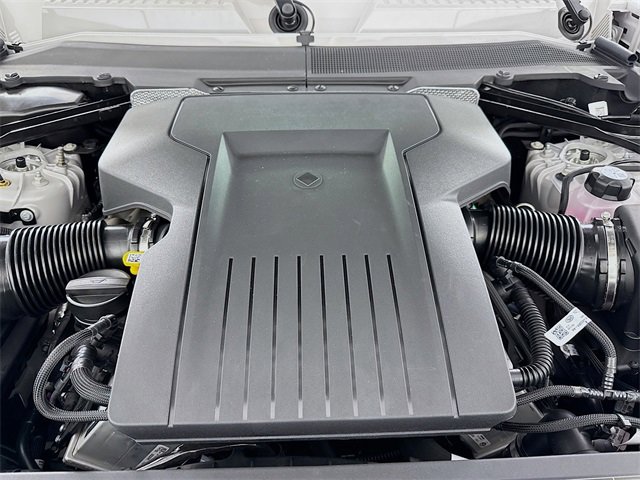 New 2026 Land Rover Defender 110 OCTA image 32