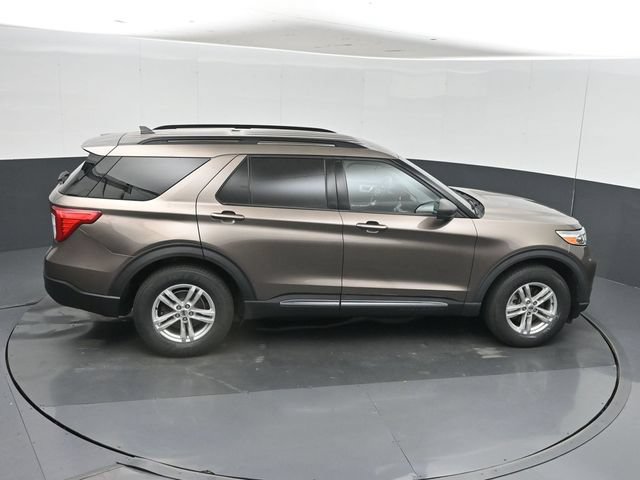 Used 2021 Ford Explorer XLT w/ Equipment Group 202A AWD/4WD image 38