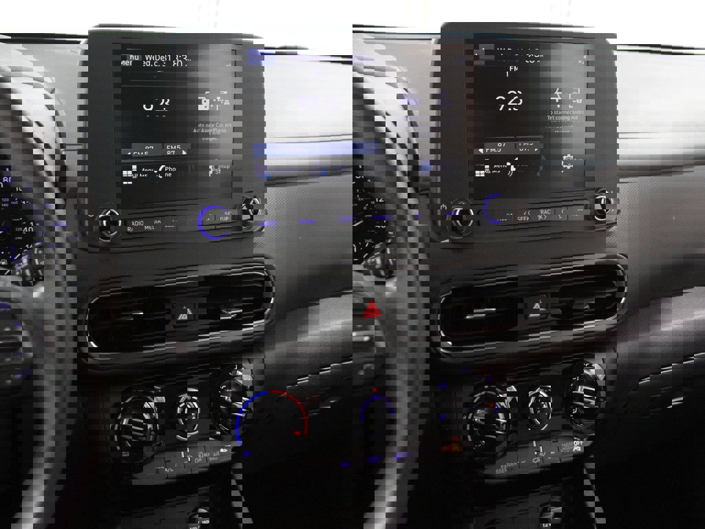 Certified 2023 Hyundai Kona SEL image 9