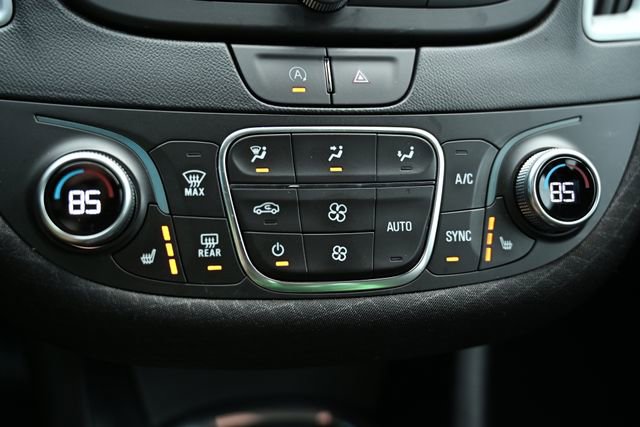 Used 2023 Chevrolet Malibu LT image 33