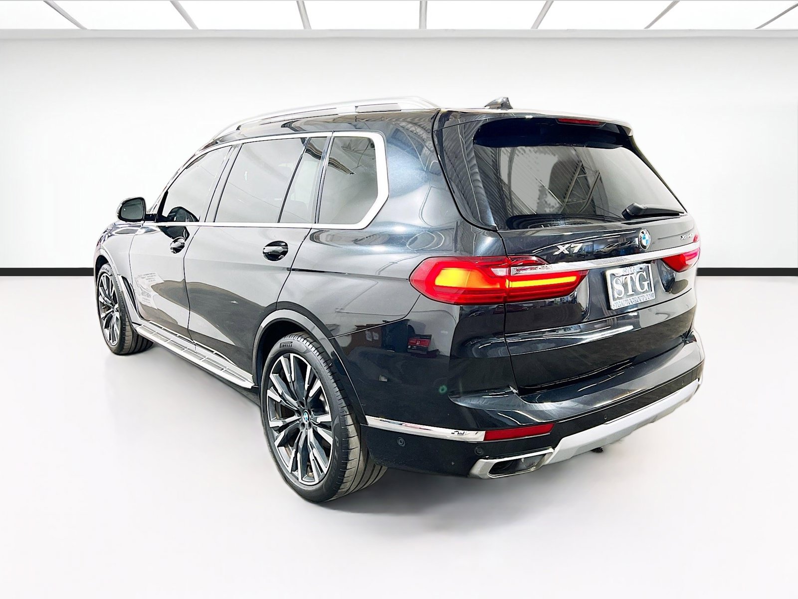 Used 2019 BMW X7 xDrive40i w/ Parking Assistance Package image 6