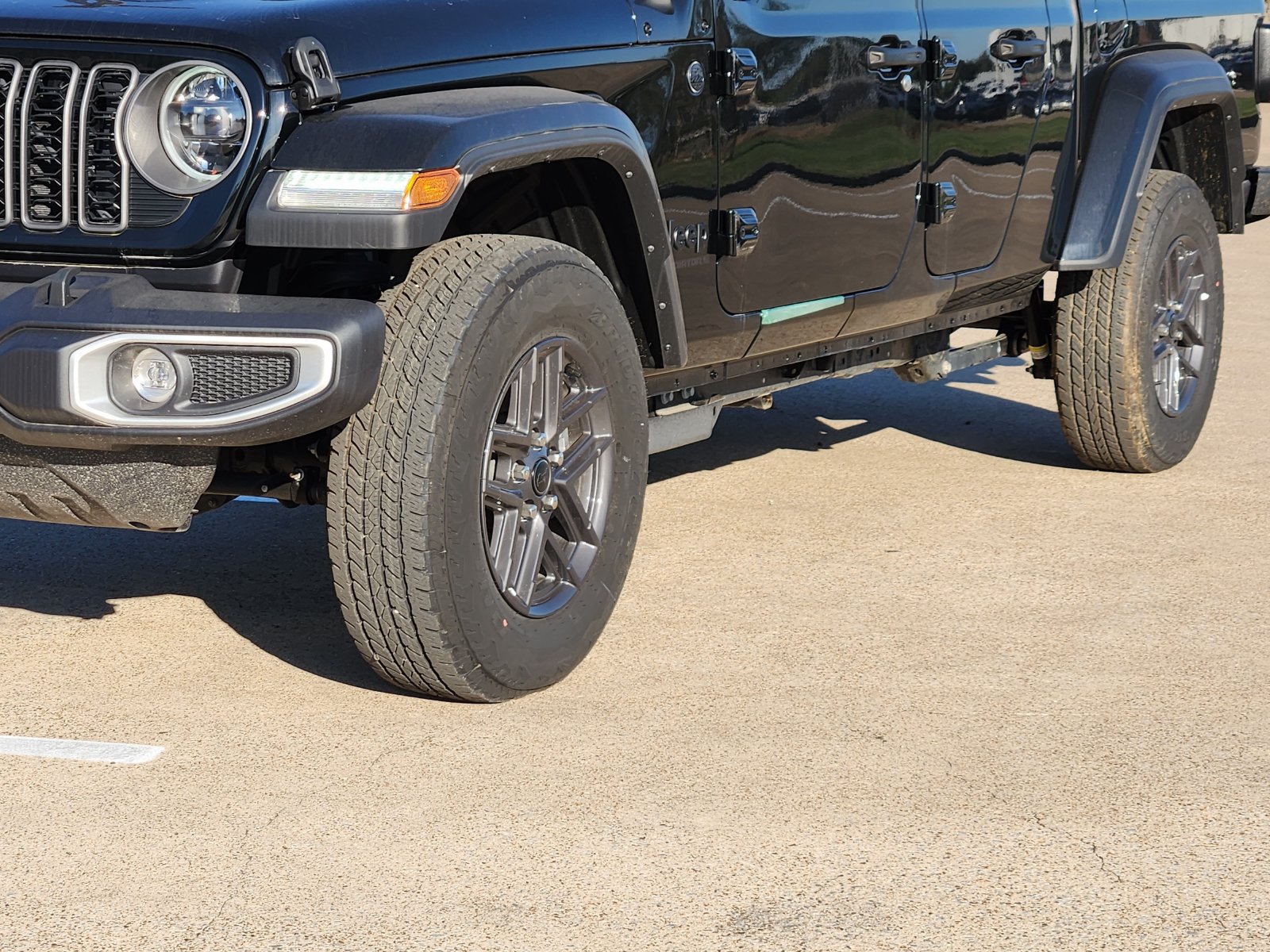New 2026 Jeep Gladiator Sport AWD/4WD image 12