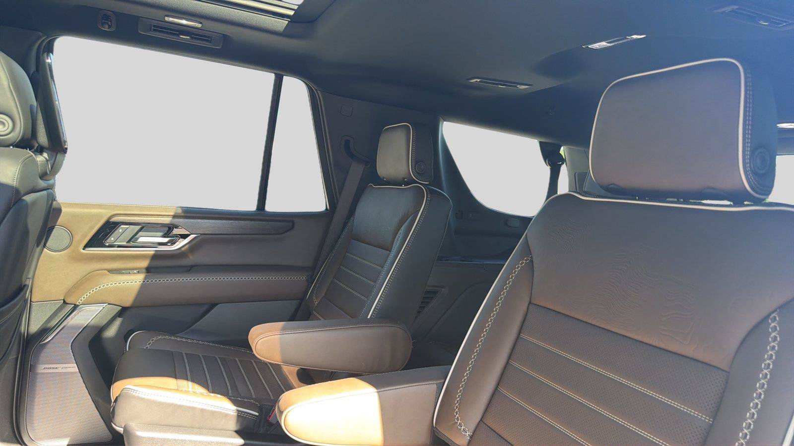New 2027 GMC Yukon Denali Ultimate w/ LPO, Floor Liner Package AWD/4WD image 20