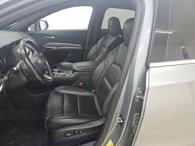 Used 2023 Cadillac XT4 Premium Luxury AWD/4WD image 2
