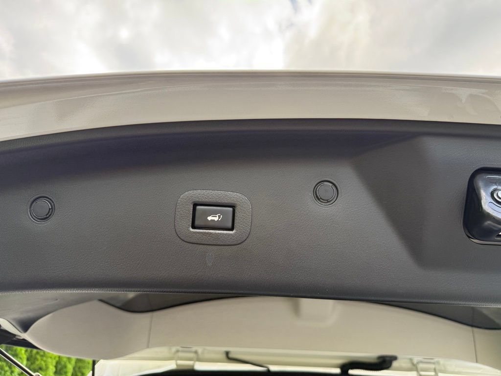 Used 2019 Nissan Armada Platinum w/ Captain's Chairs Package RWD image 41