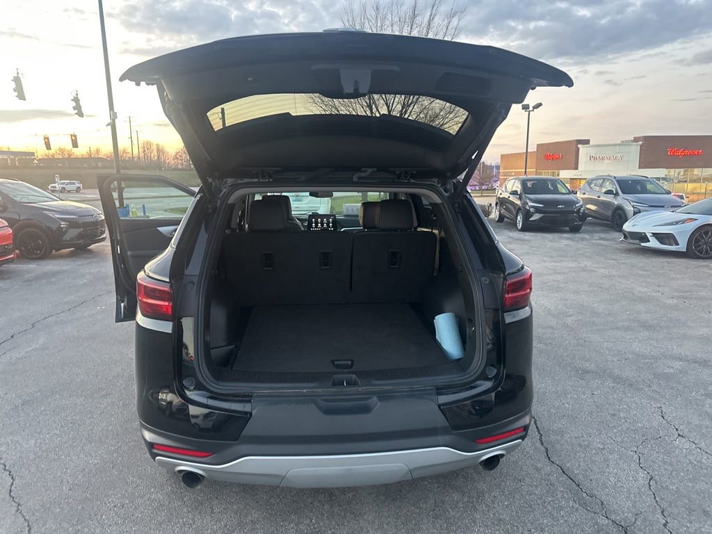 Used 2023 Chevrolet Blazer LT FWD image 11