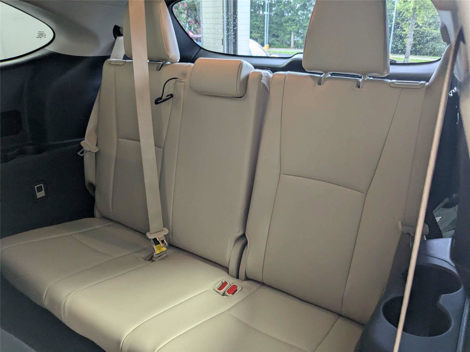 Certified 2025 Toyota Highlander XLE FWD image 38