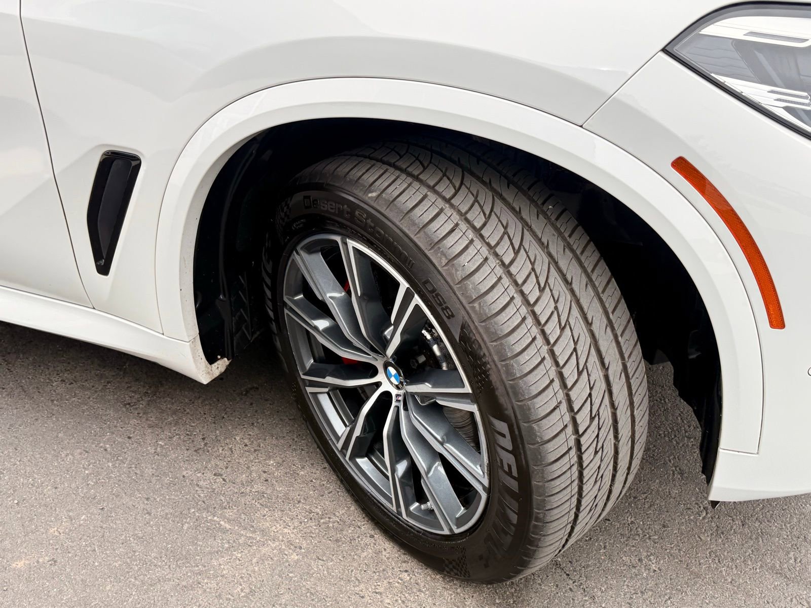 Used 2021 BMW X5 xDrive40i w/ M Sport Package image 15