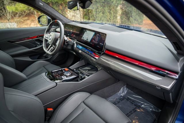 Used 2025 BMW M5 w/ Executive Package image 30