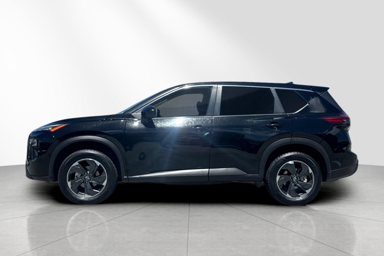 Used 2024 Nissan Rogue SV AWD/4WD image 7
