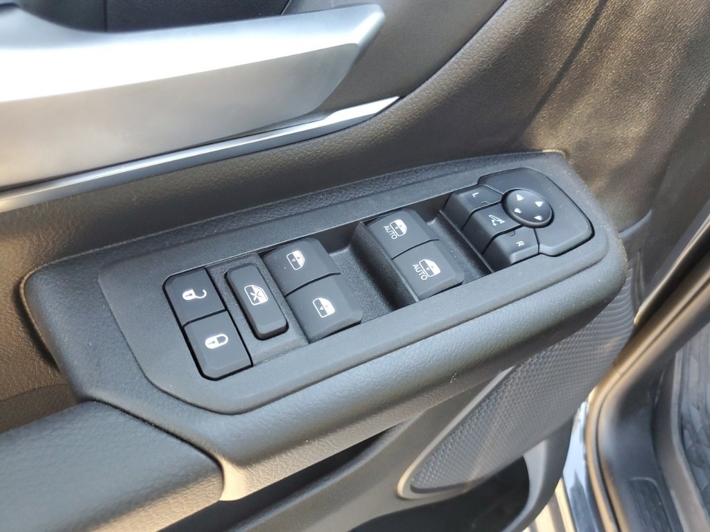 New 2026 RAM 1500 4x4 Crew Cab image 9