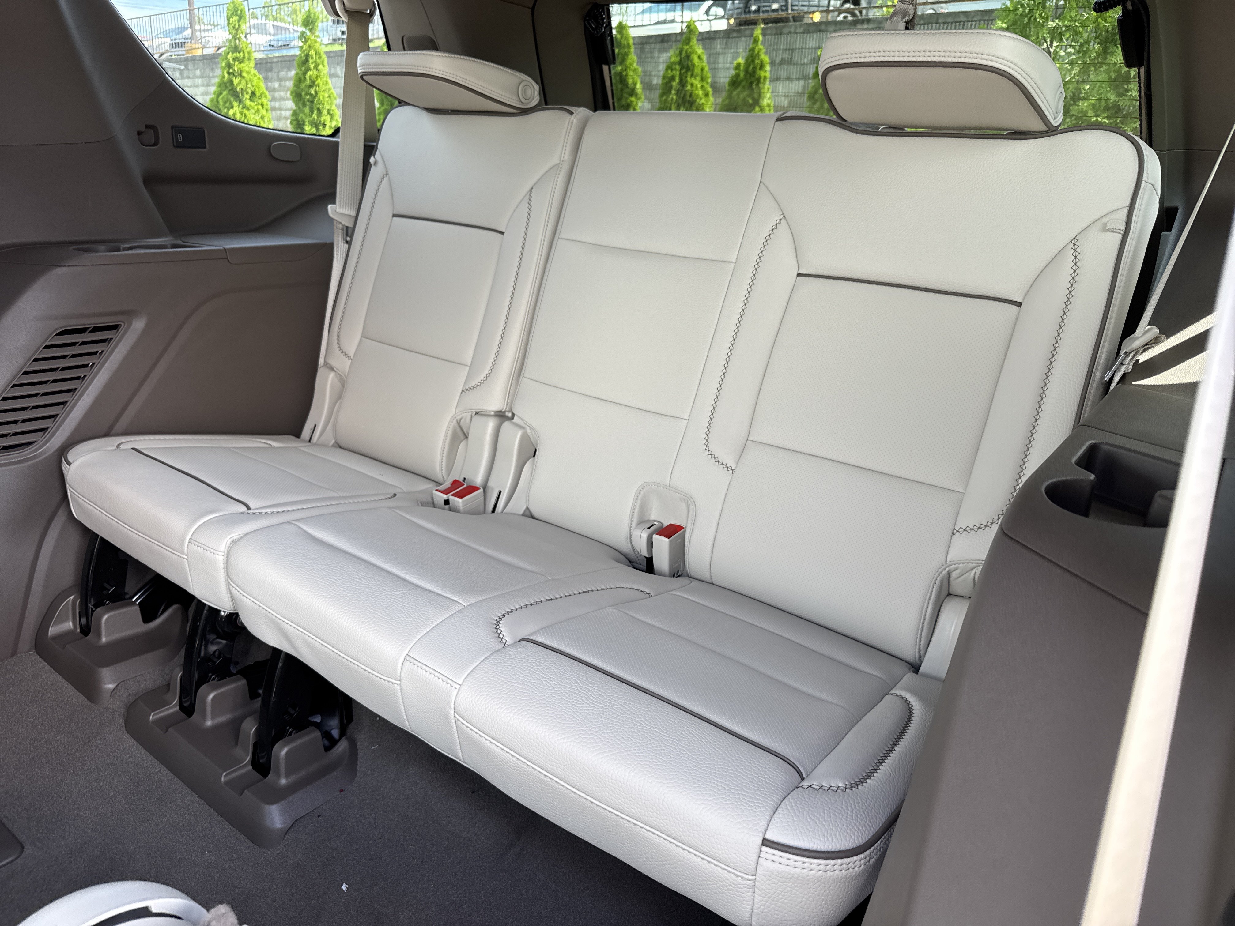 New 2026 GMC Yukon Denali w/ Sun & Power Step Package AWD/4WD image 32