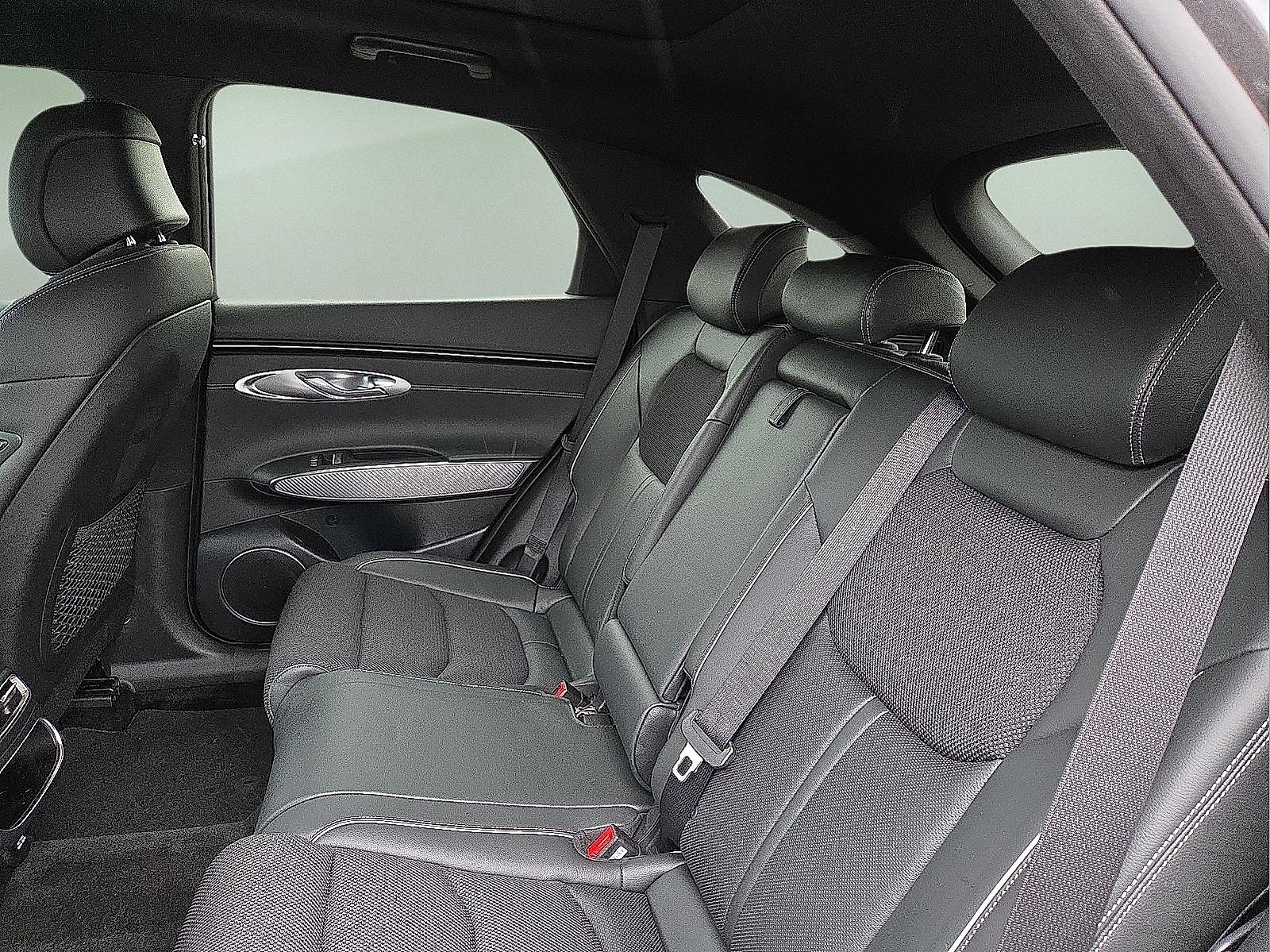 Used 2024 Genesis GV70 3.5T Sport image 10