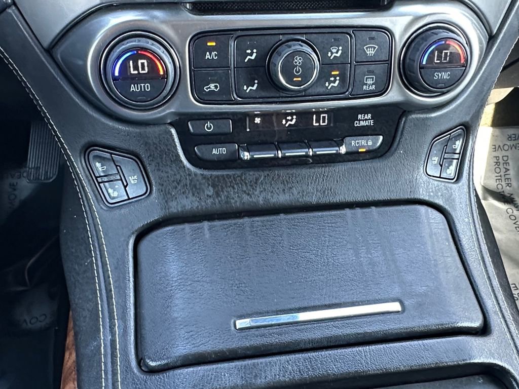 Used 2016 Chevrolet Suburban LTZ image 15