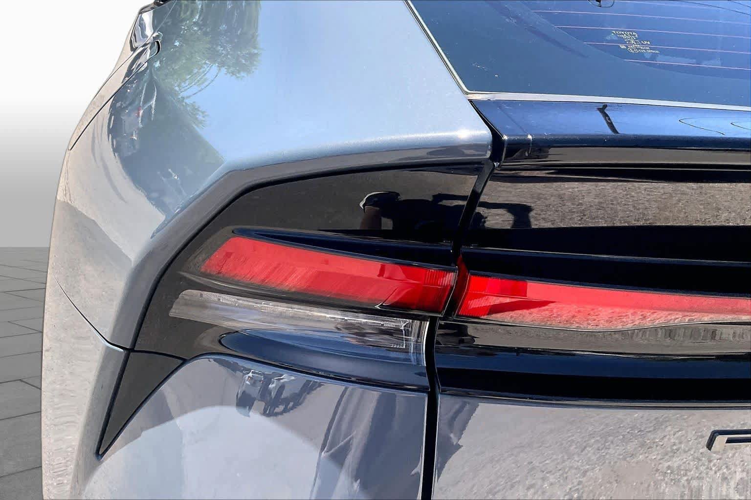 Used 2024 Toyota Prius XLE FWD image 27