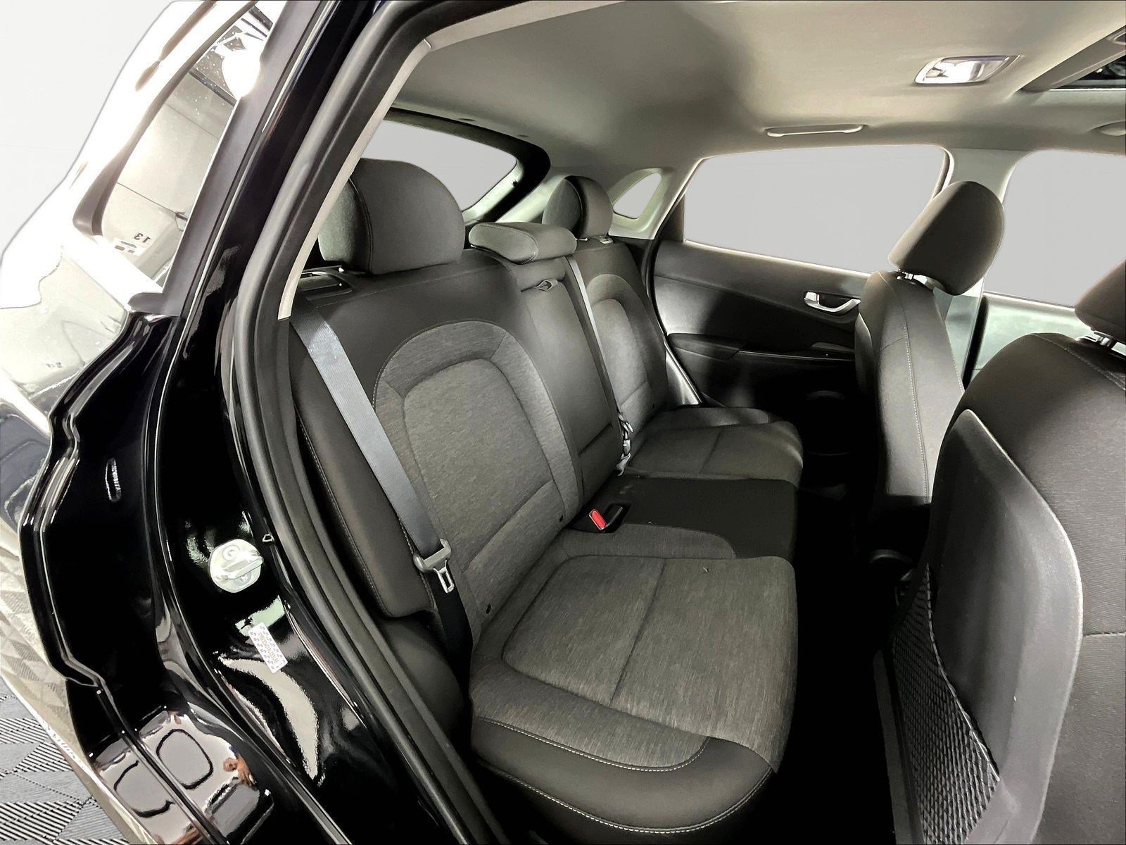 Used 2023 Hyundai Kona SEL FWD image 25