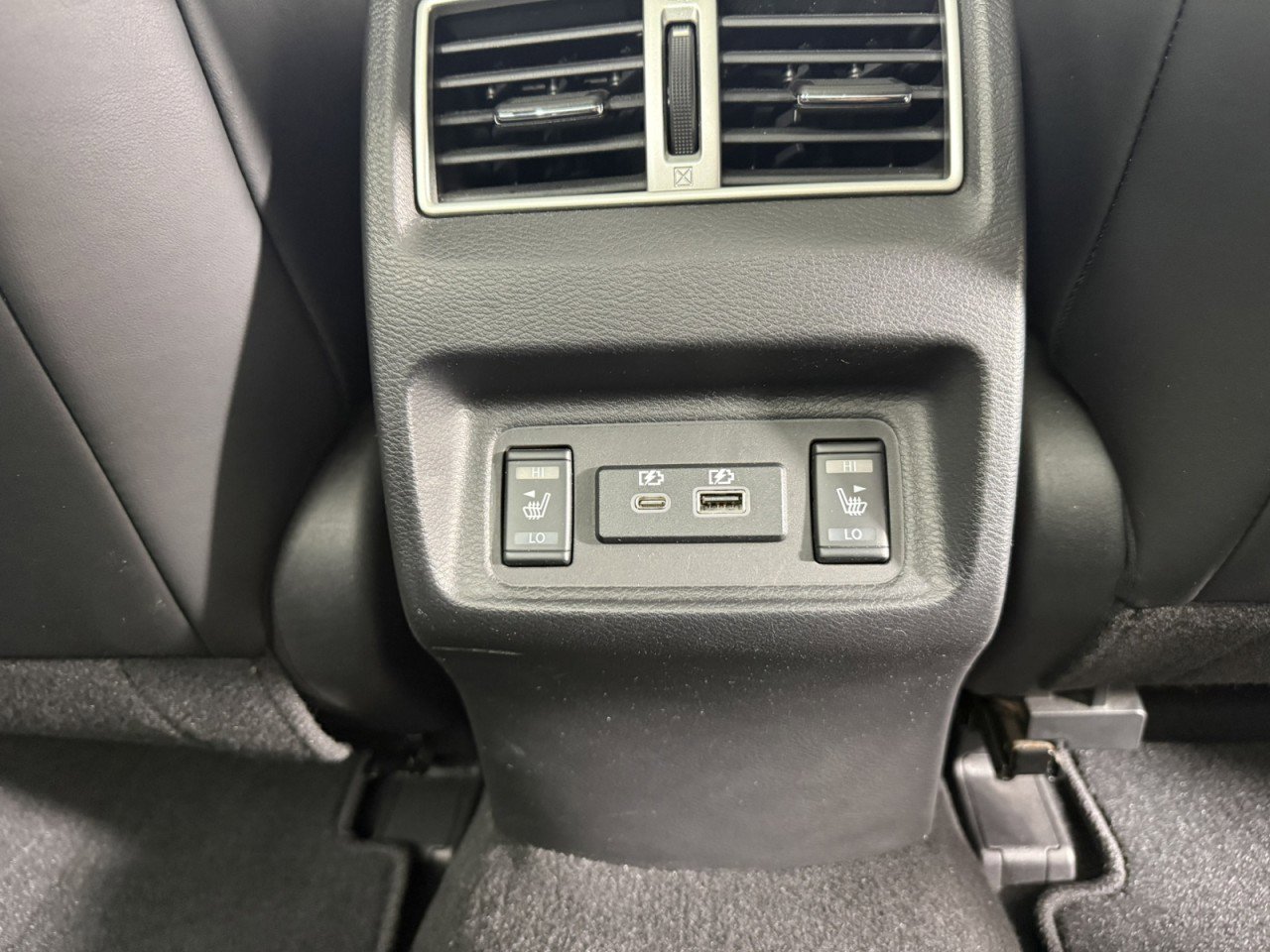 Used 2023 Nissan Maxima SR FWD image 15