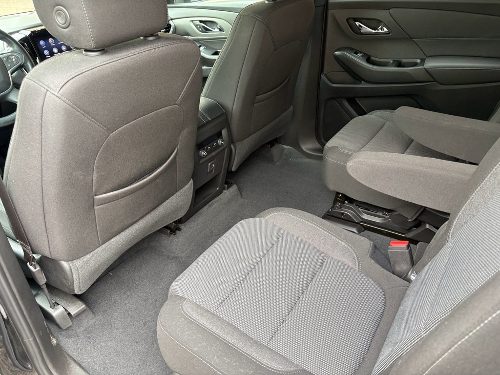 Used 2023 Chevrolet Traverse LT image 17