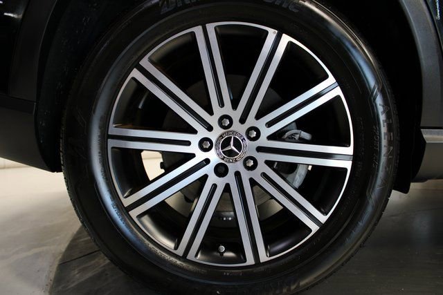 Used 2024 Mercedes-Benz GLE 450e 4MATIC w/ Warmth & Comfort Package image 36