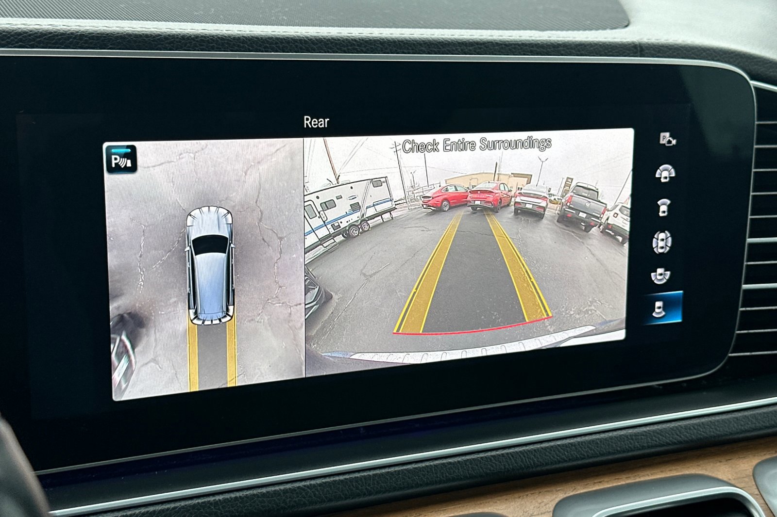 Used 2022 Mercedes-Benz GLS 450 4MATIC w/ AMG Line Exterior image 21