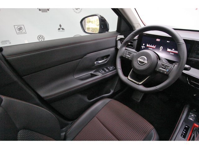 New 2027 Nissan Kicks SR w/ SR Premium Package FWD image 6